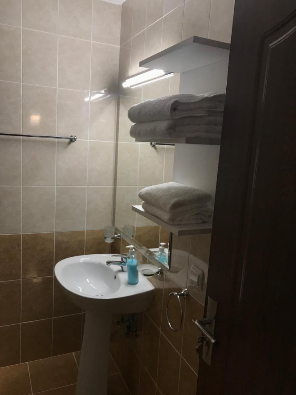 קובסנה Pensiunea Granada מראה חיצוני תמונה